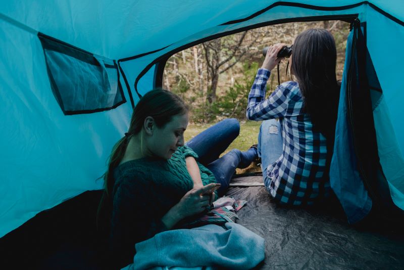 Perbedaan Camping dan Glamping, Mana Pilihan Liburan yang Tepat untuk Anda?