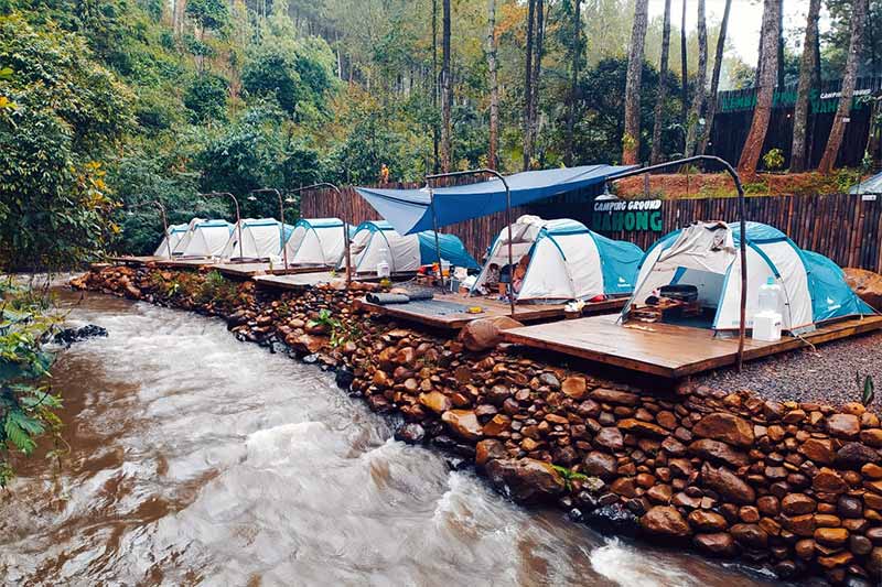 Rahong Pangalengan, Berkemah di Bawah Kanopi Pinus, Ditemani Gemericik Sungai Palayangan