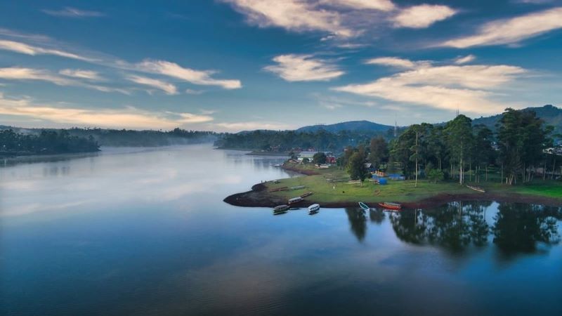 Spot Foto Terbaik Situ Cileunca untuk Healing, Liburan, dan Fotografi Alam