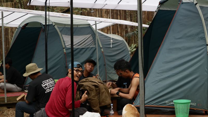 Camping Pangalengan Lagi Viral! Ini Alasan Banyak Wisatawan Pilih Muara Rahong Hills