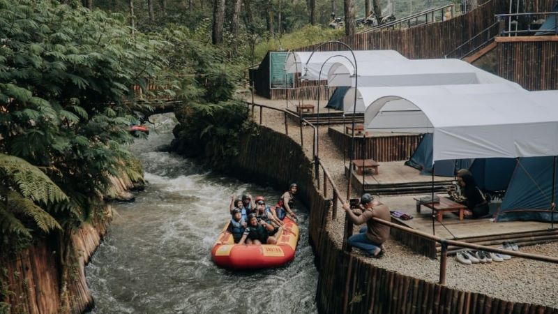 Cari Wisata Alam Dekat Kebun Teh yang Sejuk dan Instagramable? Muara Rahong Hills Jadi Pilihan Favorit Wisatawan