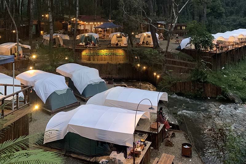 Wisata Alam Lengkap di Muara Rahong Hills Pangalengan, Destinasi Glamping, Camping, Rafting dan Outbound Viral 2026